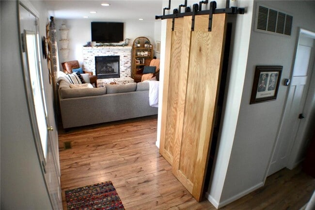 Building Photo - 34 Arbor Springs