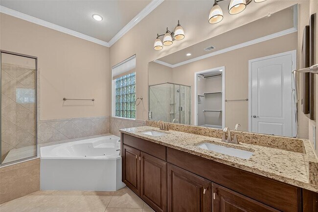 Building Photo - 4435 Calvet Forest Dr