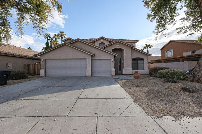Building Photo - Location! Fully remodelled 4Bed/3Bath Home in Chandler, with pool