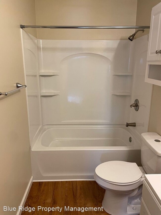 Building Photo - 2 br, 1.5 bath House - 730 Sir Echo Drive ...