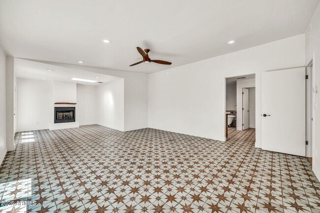 Building Photo - 4531 E Quartz Mountain Rd