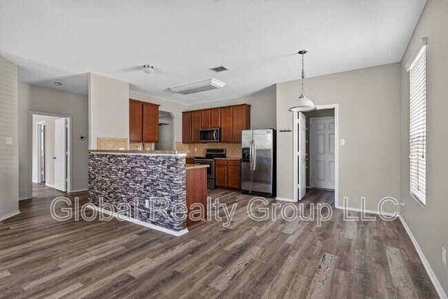 Building Photo - 16222 Galloping Oak
