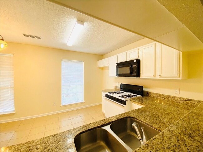 Building Photo - 21426 Park Bishop Dr