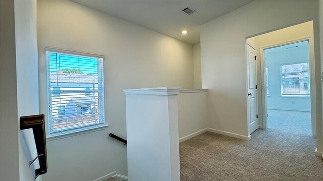 Building Photo - 9 Peeples Dr