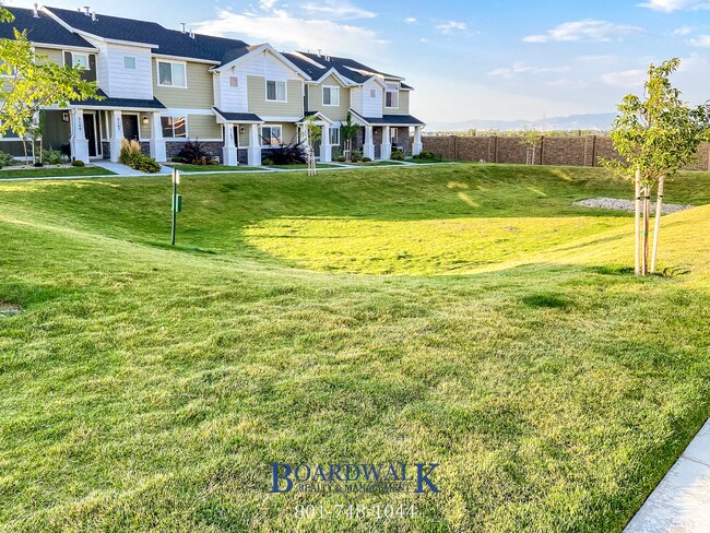 Primary Photo - Beautiful 3 Bed 2 Bath Herriman Townhome!