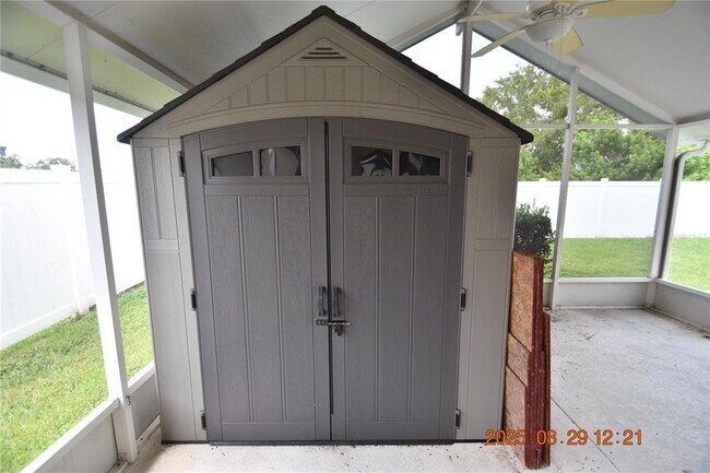 Building Photo - 944 Ridge Haven Dr