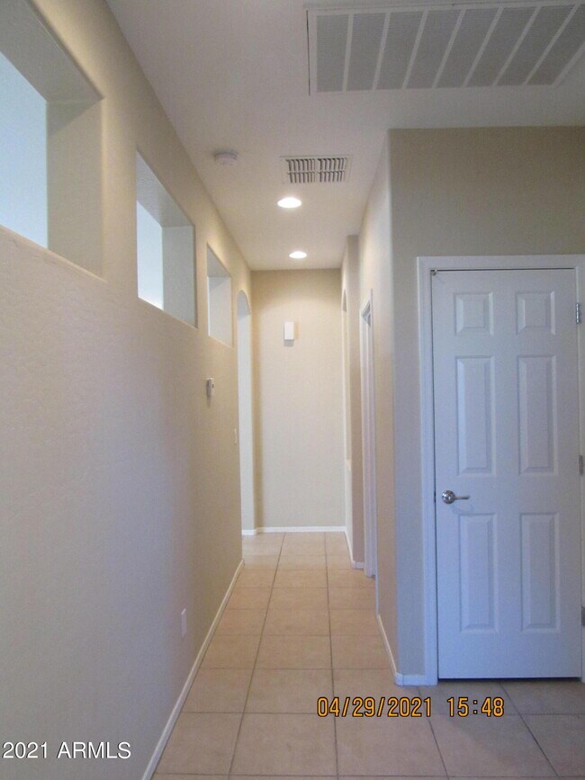 Building Photo - 1258 E Thompson Way