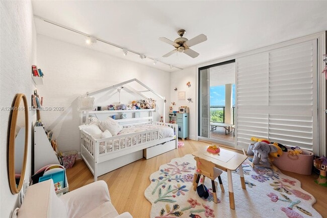Building Photo - 2575 S Bayshore Dr