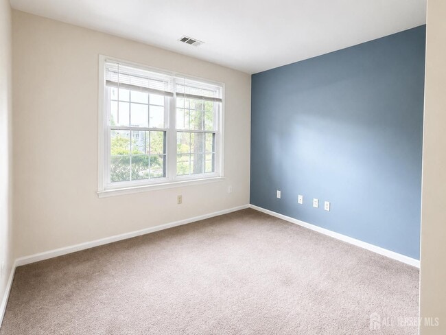 Building Photo - 903 Woodhaven Dr