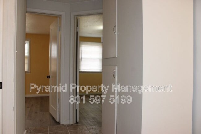 Building Photo - 760-762 N 100 W