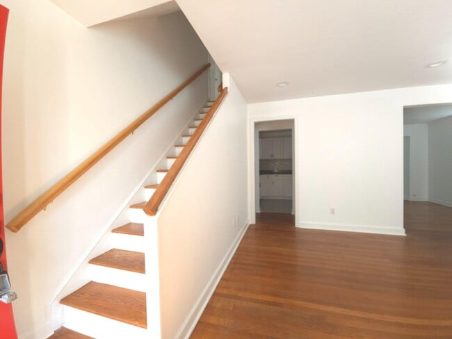 Building Photo - 2209 Quinton Rd