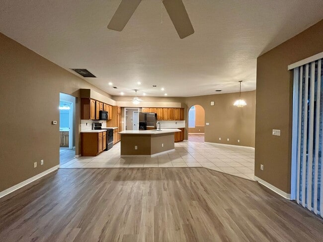 Building Photo - 4/3 Executive Brick Home