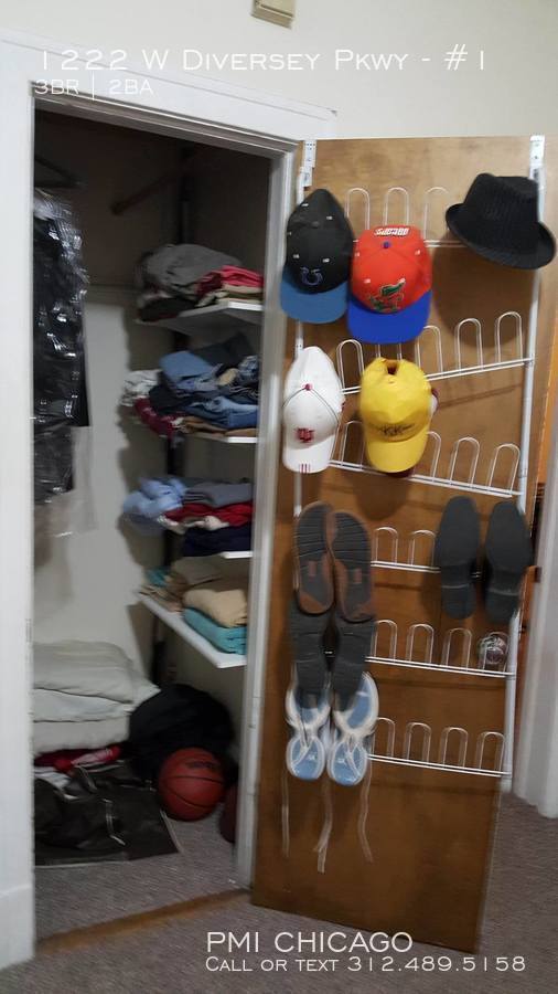 Building Photo - 1222 W Diversey Pkwy