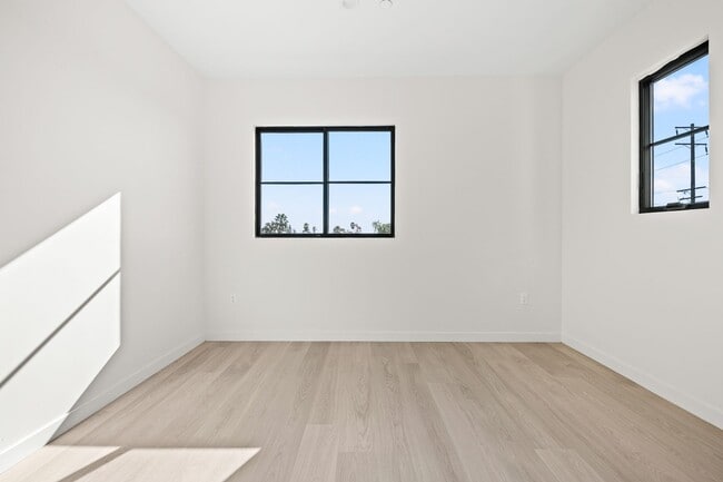 Building Photo - Brand-New Luxury Townhomes in Arcadia’s Top School District