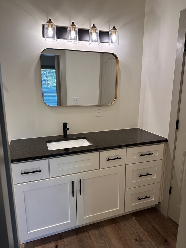 Building Photo - 125 Cayuga St