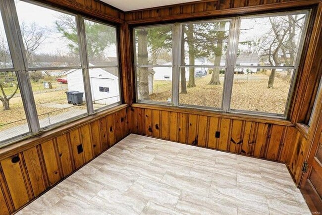 Building Photo - Fantastic 2bd/1ba home! Coming soon!