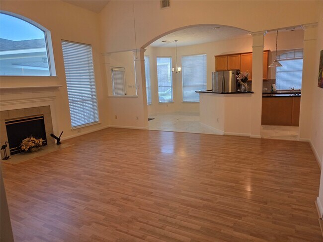 Building Photo - 4306 Lakeside Meadow Dr