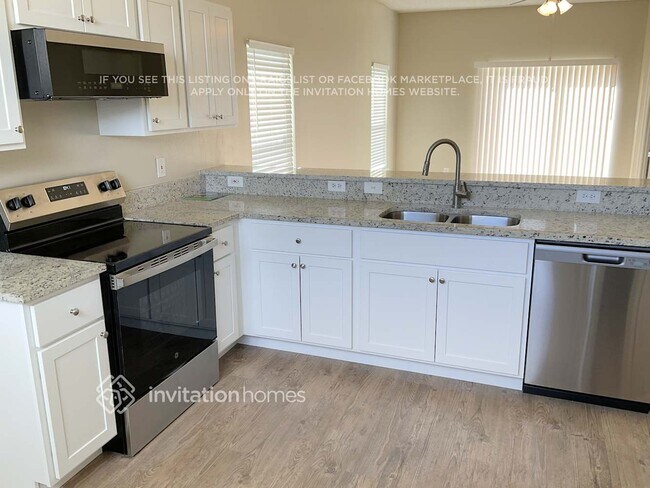 Building Photo - 113 Woodbury Pines Cir