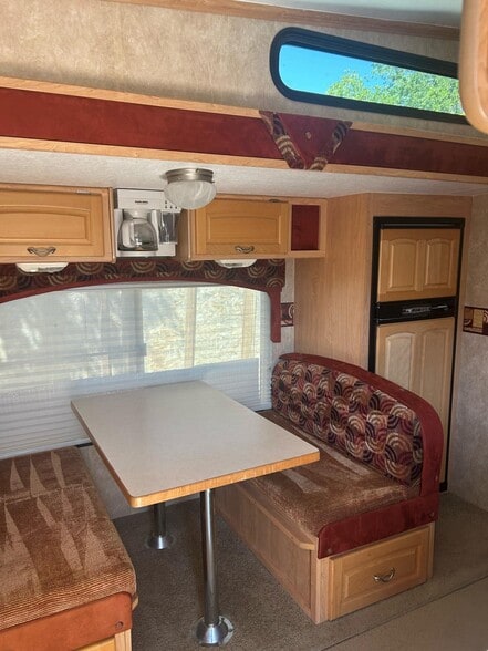 Building Photo - 501 El Rancho Dr