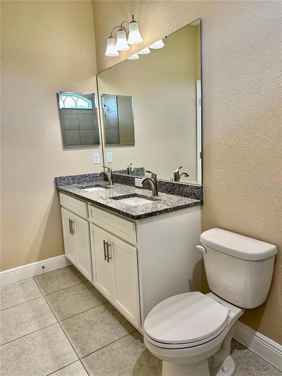 Building Photo - 13075 House Finch Rd