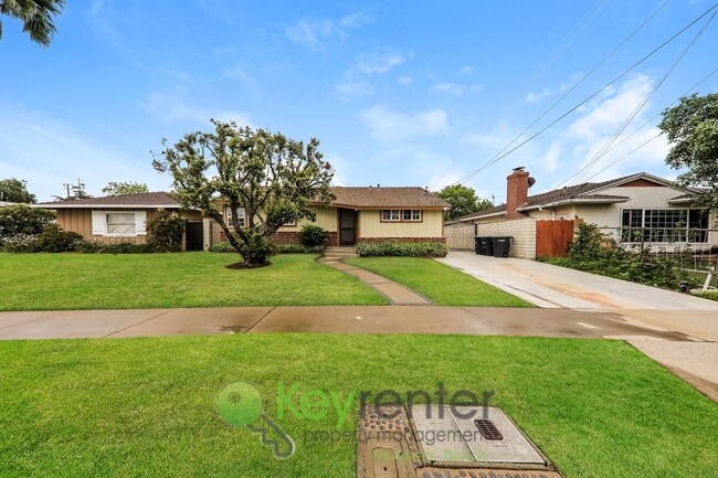 Primary Photo - 3 Bedroom 2 bathroom in the heart of Orange