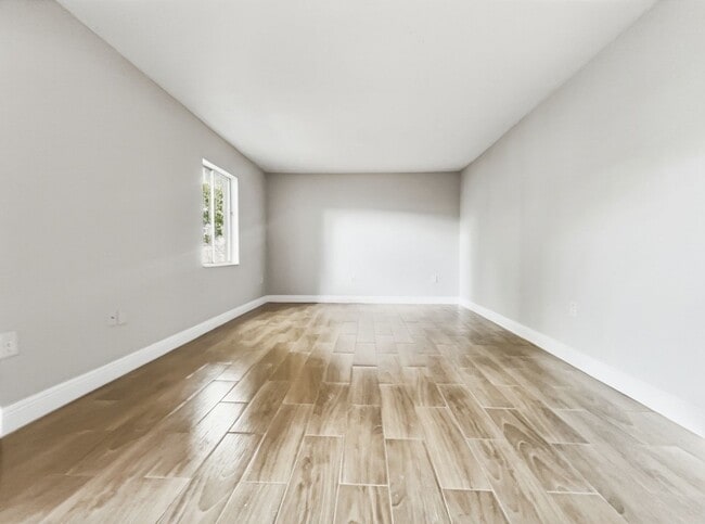 Building Photo - 2/2 Condo in Millenium Palms