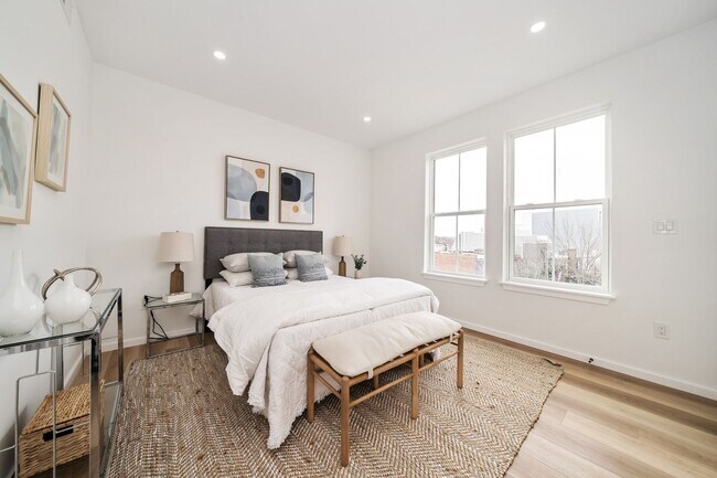 Building Photo - Two-Level Kingman Park Penthouse w/ Private Rooftop Terrace!