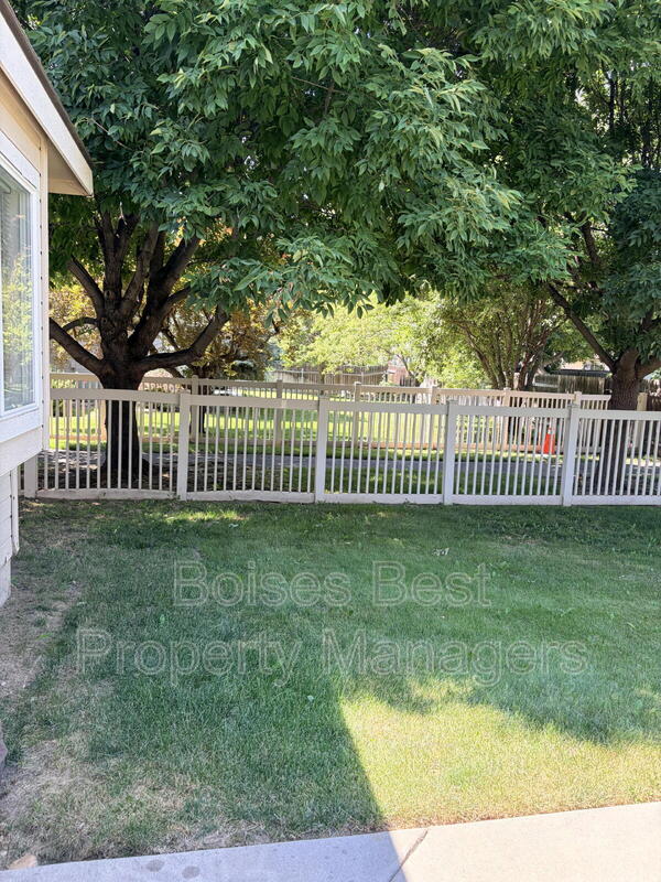 Building Photo - 1276 W Brown Trout Dr