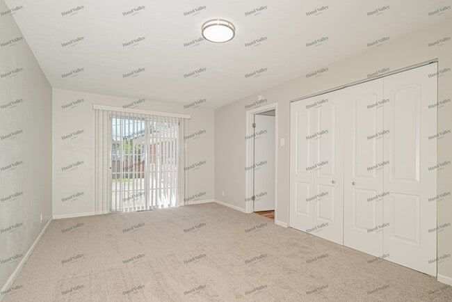 Building Photo - 3152 Rex Ave