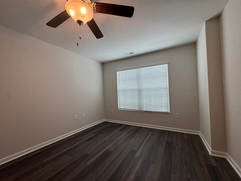 Building Photo - 128 Harvest Gold Dr