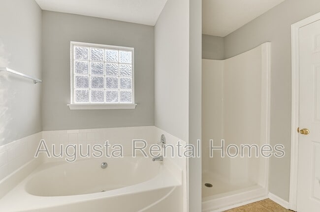 Building Photo - 7635 Pleasantville Way