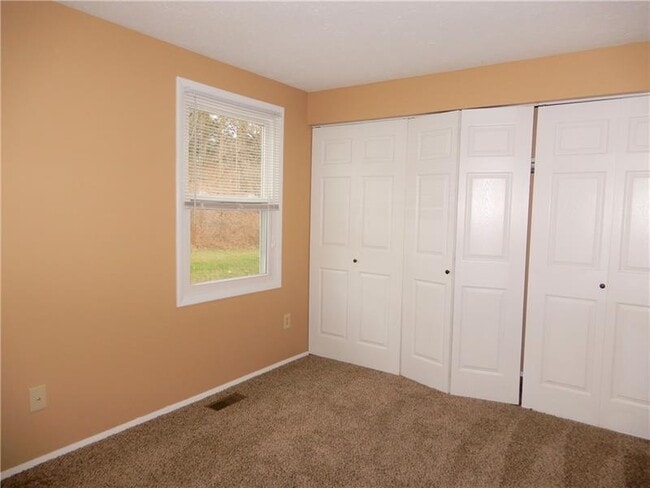 Building Photo - 280 Quail Run Rd