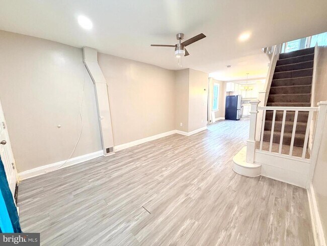 Building Photo - 2401 Baker St