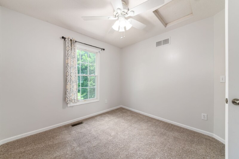 Building Photo - 8607 Clover Glade Dr