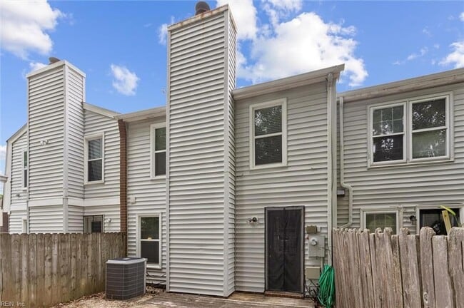 Building Photo - 444 Wayman Ln