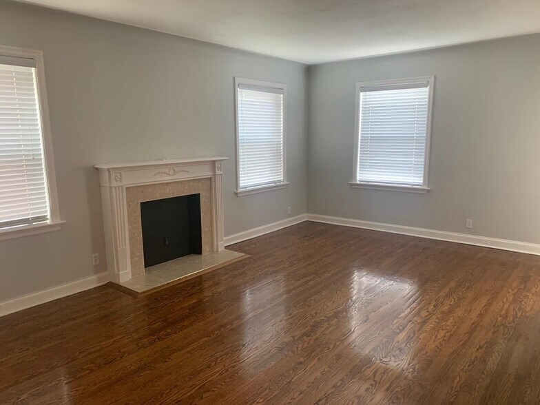 Building Photo - 8008 Delmar Blvd