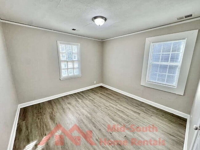 Building Photo - 3472 Hadley Rd