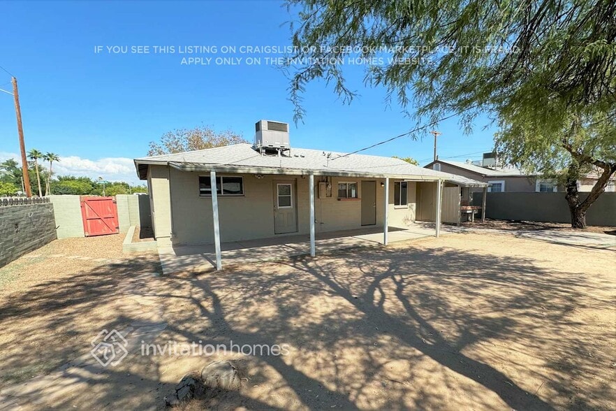 Building Photo - 4402 S Park Dr