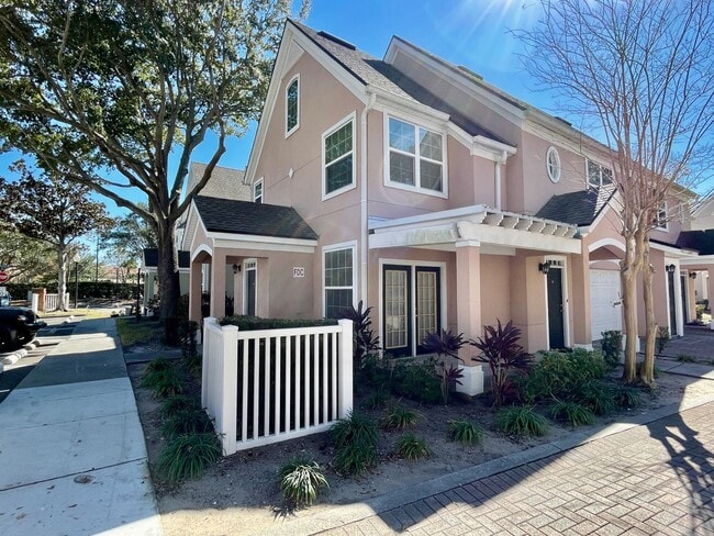 Building Photo - Hampton's West 1 Bed /1 Bath