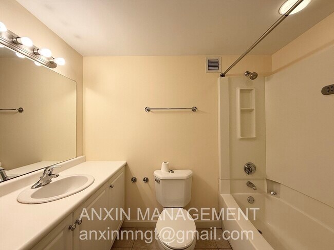 Building Photo - 10 Museum Way