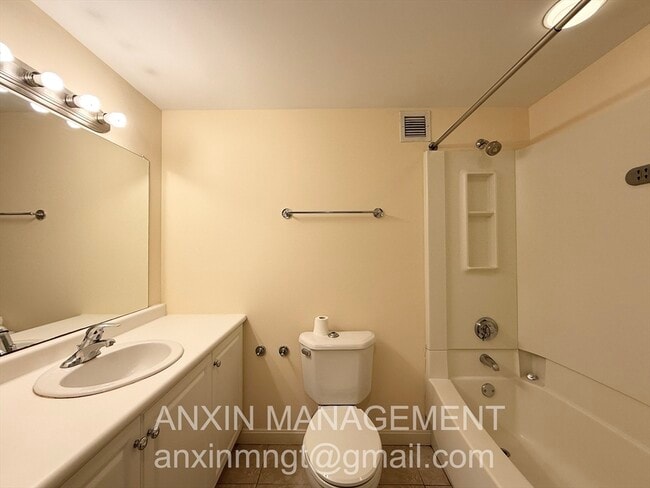 Building Photo - 8 Museum Way