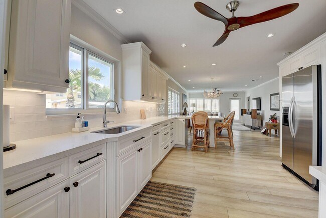 Building Photo - 1920 S Ocean Blvd