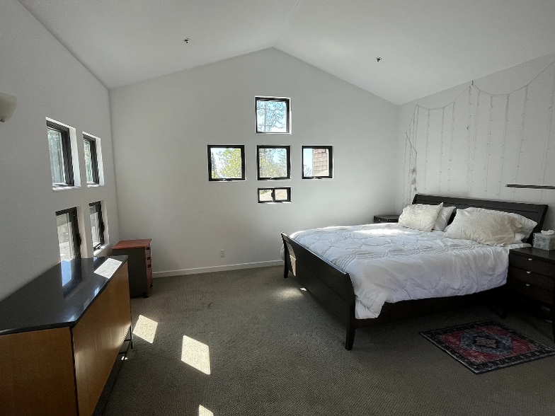 Building Photo - 1411 Queens Rd