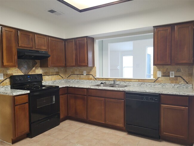 Building Photo - 13839 Walnut Hollow Ln