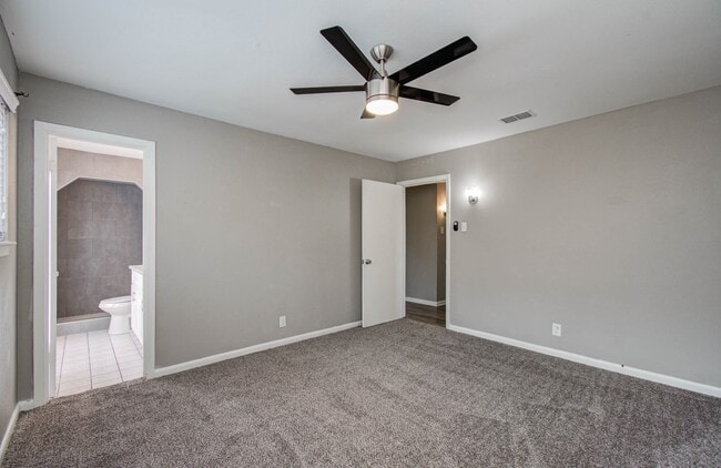 Building Photo - 9410 Highmeadow Dr