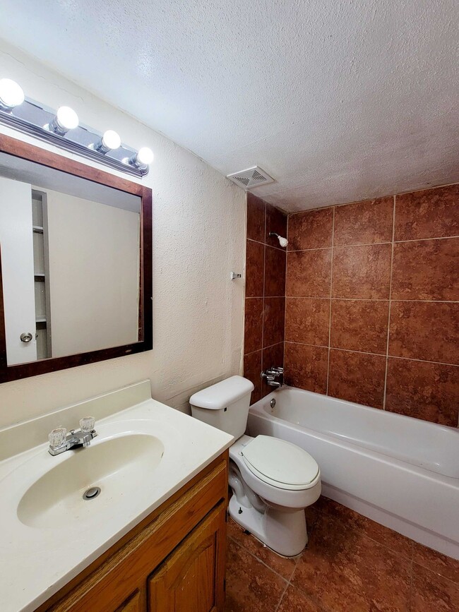 Building Photo - 7301 Jensen Dr