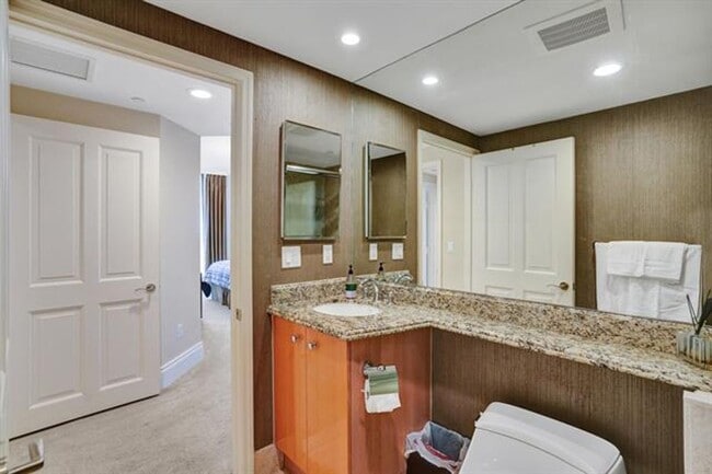 Building Photo - 17875 Collins Ave