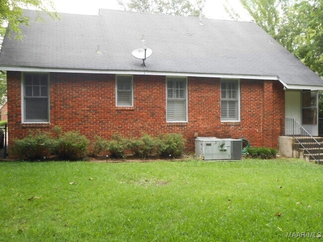 Building Photo - 1458 Watson St