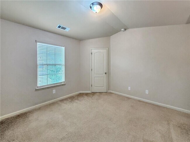 Building Photo - 2401 Attewood Dr