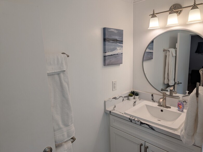 Building Photo - 10911 Sunray Pl